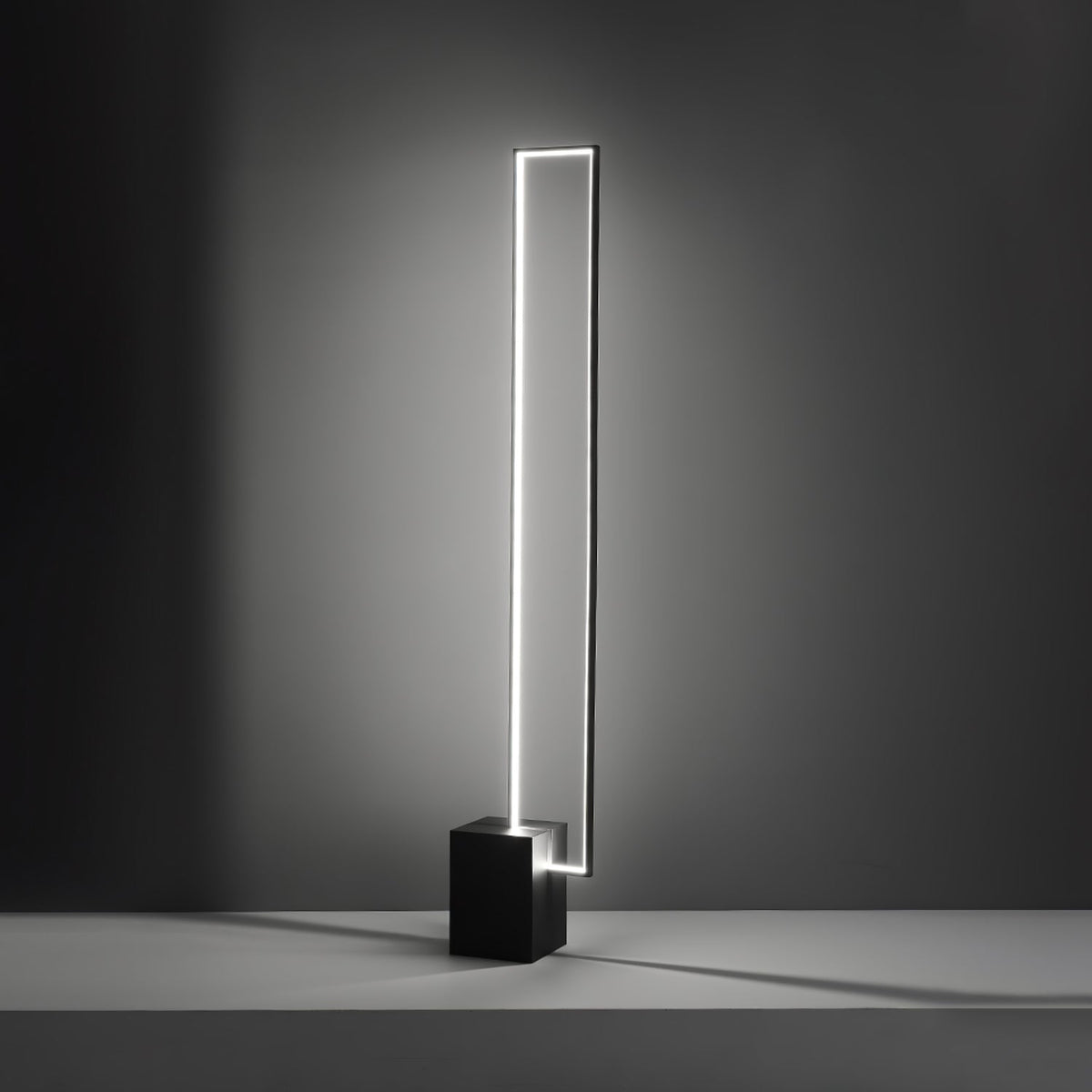 Keloza aluminium vloerlamp