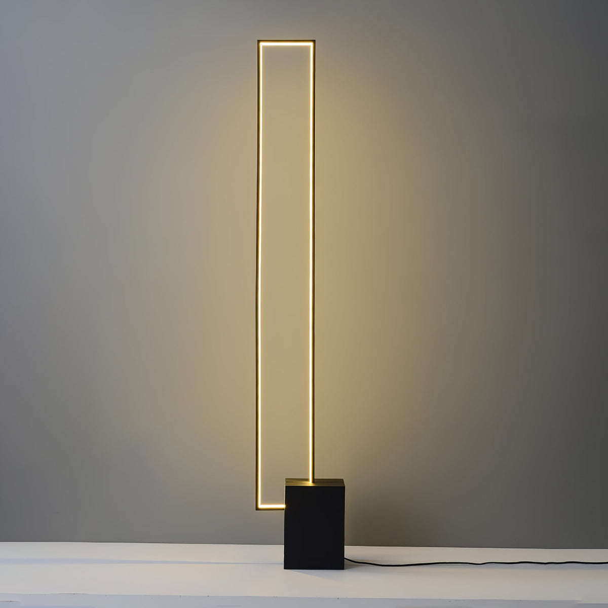 Keloza aluminium vloerlamp
