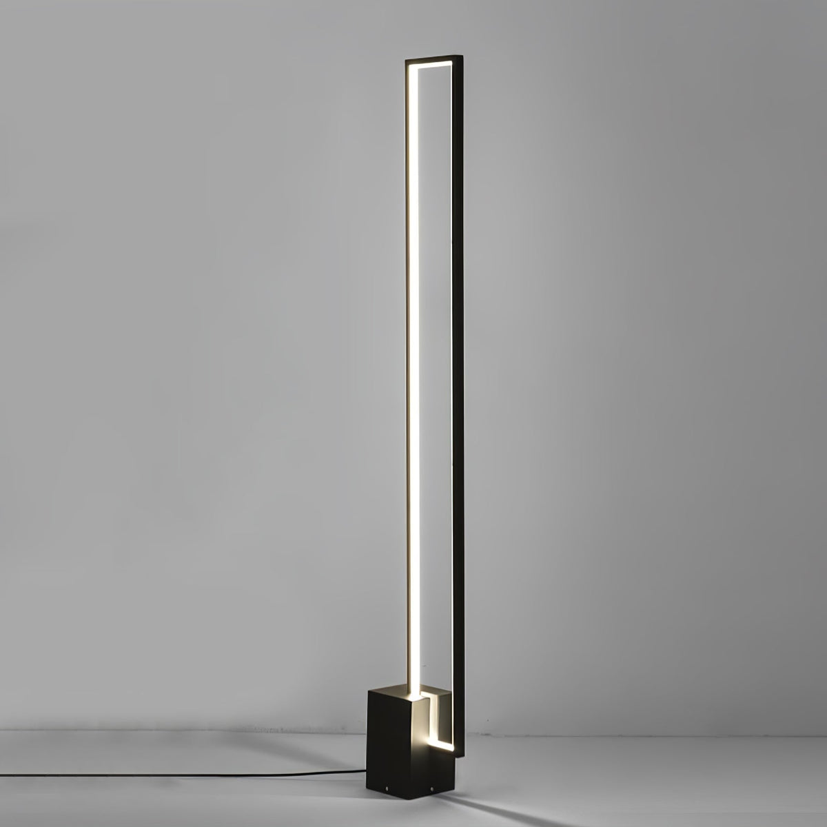 Keloza aluminium vloerlamp