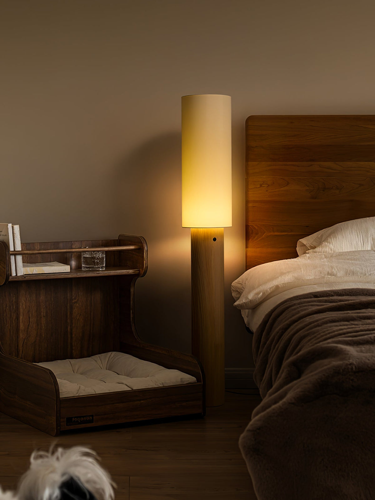 Uvynir Cylindrische houten vloerlamp