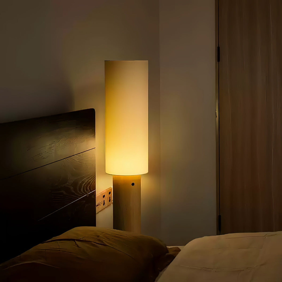 Uvynir Cylindrische houten vloerlamp