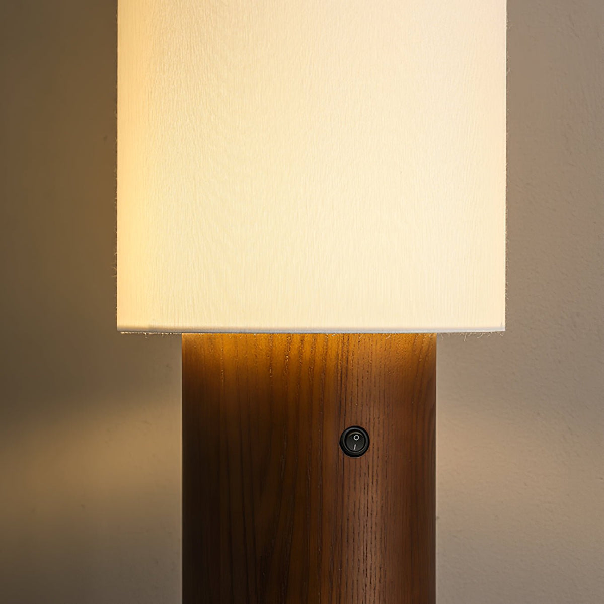 Uvynir Cylindrische houten vloerlamp