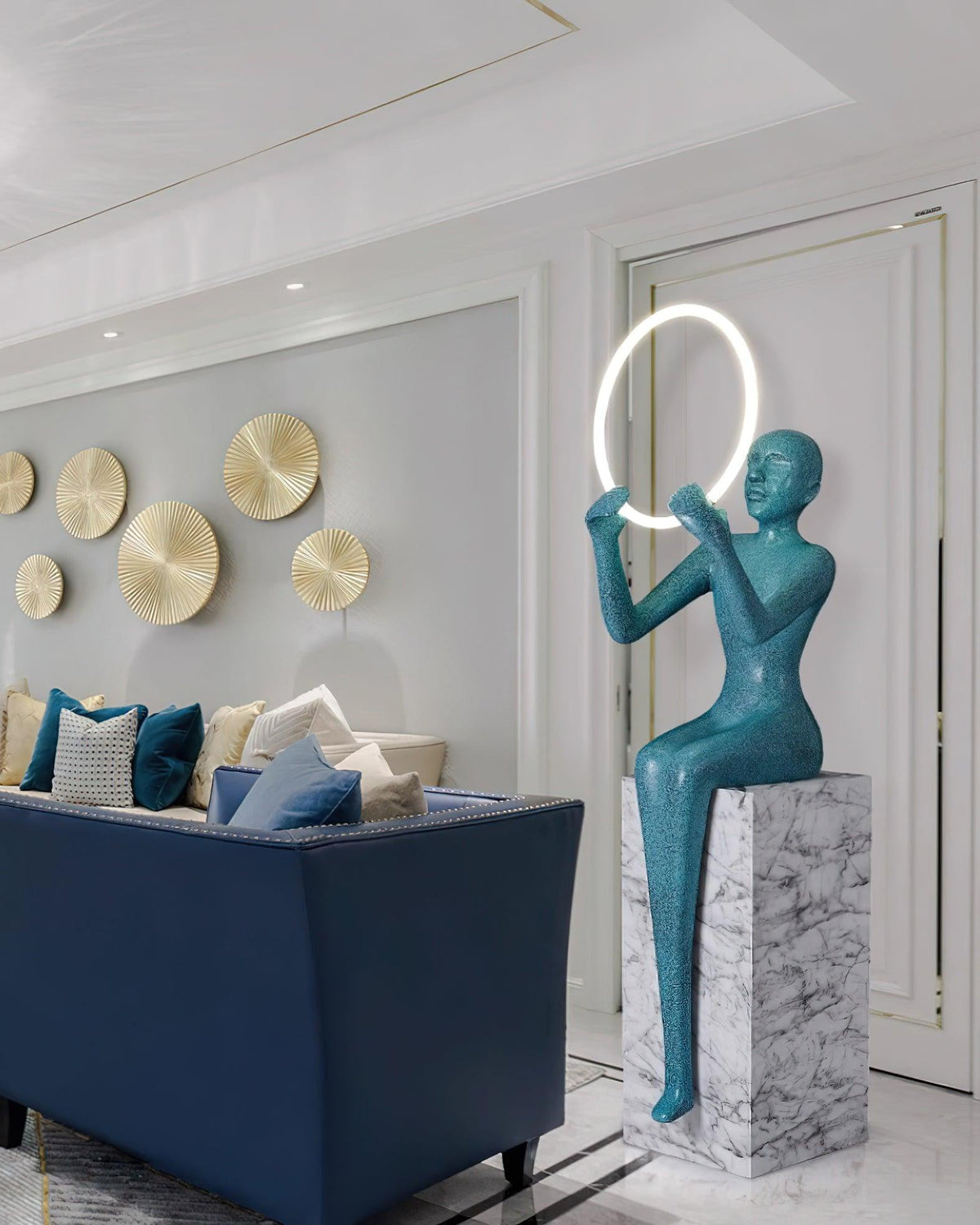 Orelaielle sculpturale vloerlamp in zwart