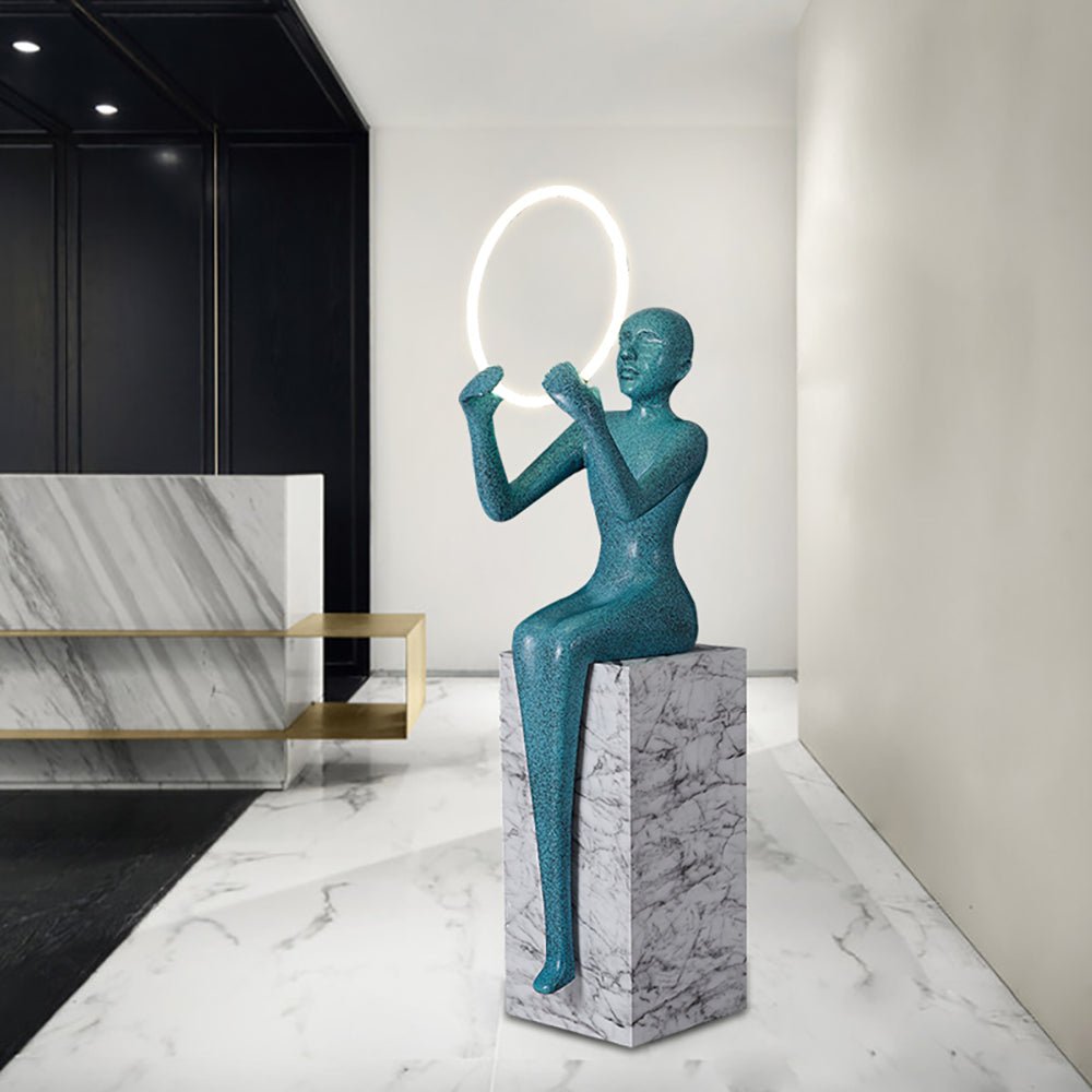 Orelaielle sculpturale vloerlamp in zwart