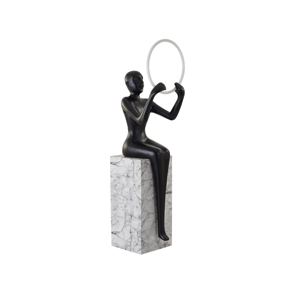 Orelaielle sculpturale vloerlamp in zwart
