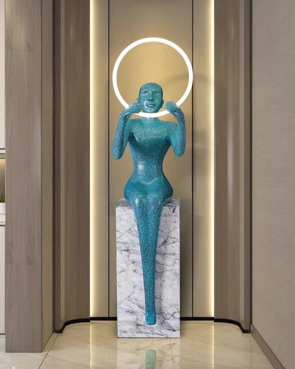Orelaielle sculpturale vloerlamp in zwart