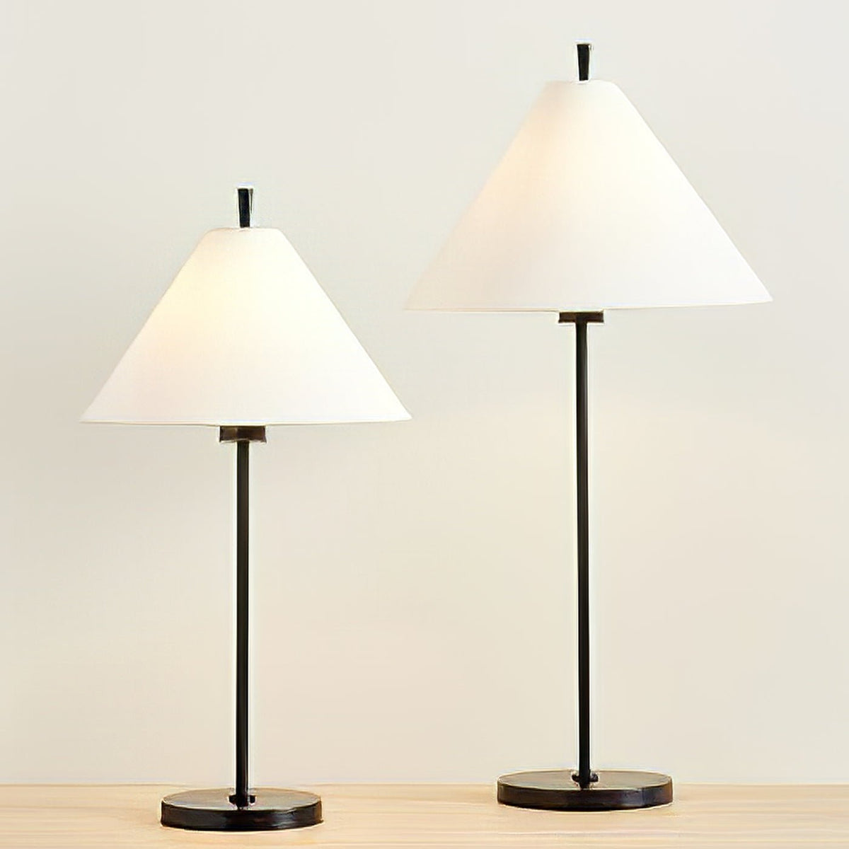 Sorivina elegante tafellamp met conische kap