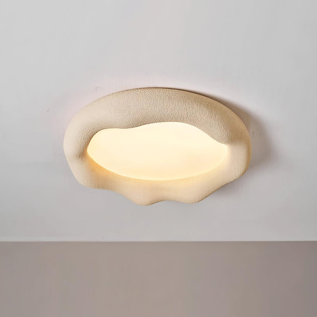 Plafondlamp met organische hars- en glasvezellichaam in beige