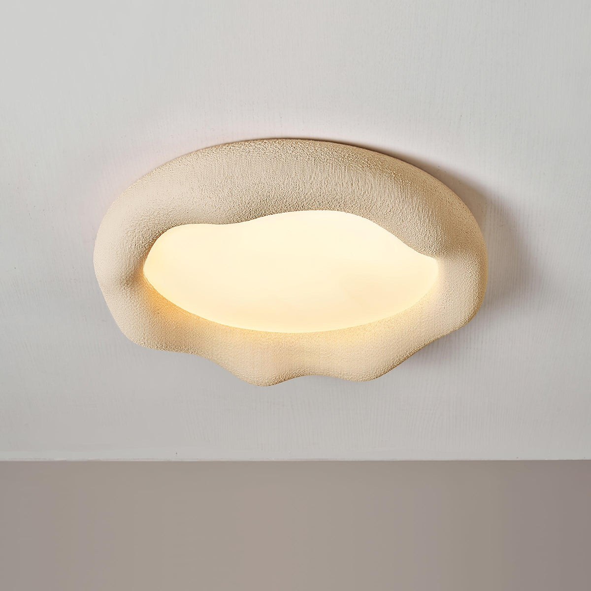 Plafondlamp met organische hars- en glasvezellichaam in beige