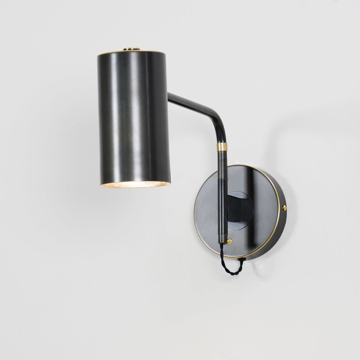 Merton wandlamp van staal in industriële stijl