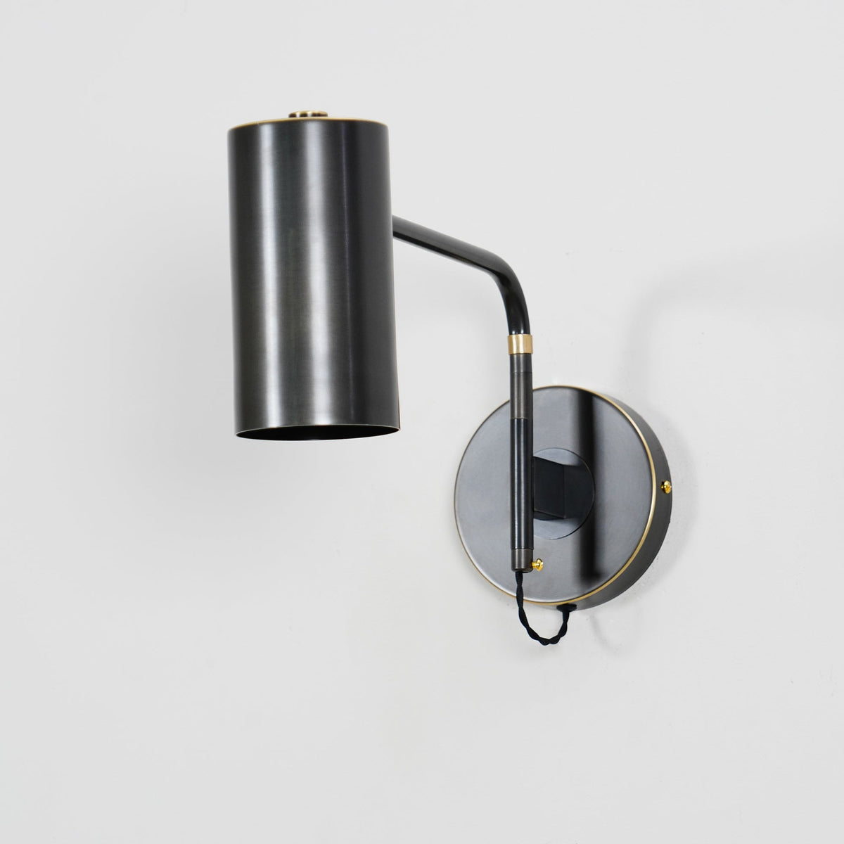 Merton wandlamp van staal in industriële stijl