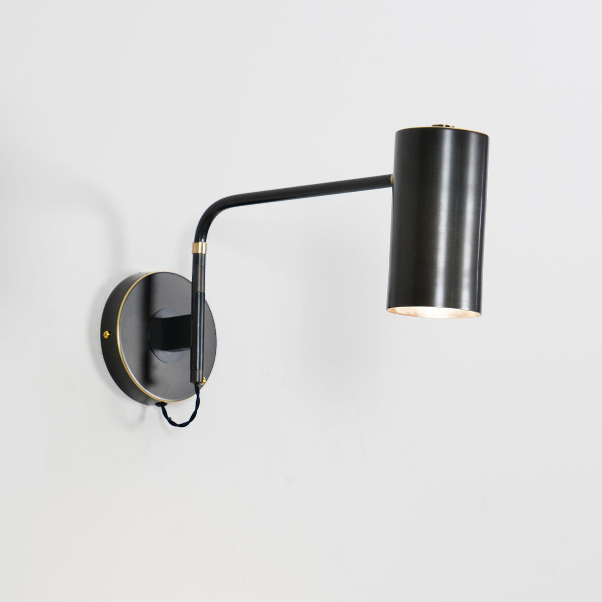 Merton wandlamp van staal in industriële stijl