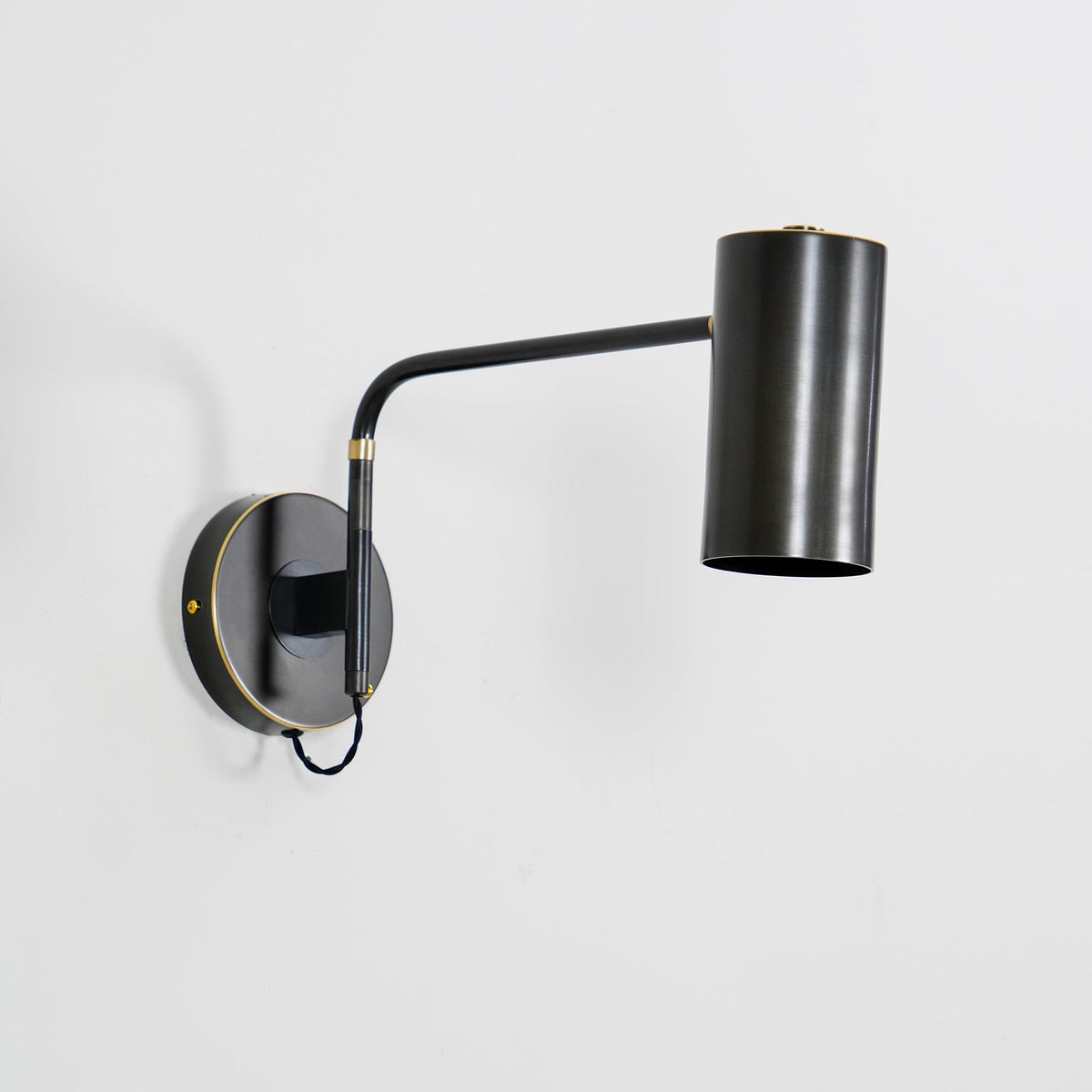 Merton wandlamp van staal in industriële stijl