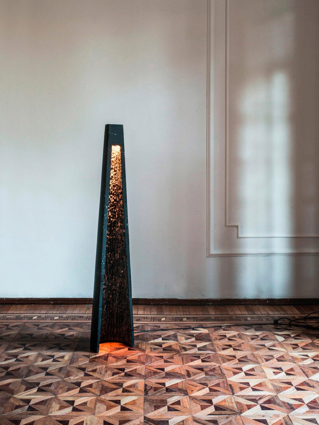 Lave vloerlamp van marmer