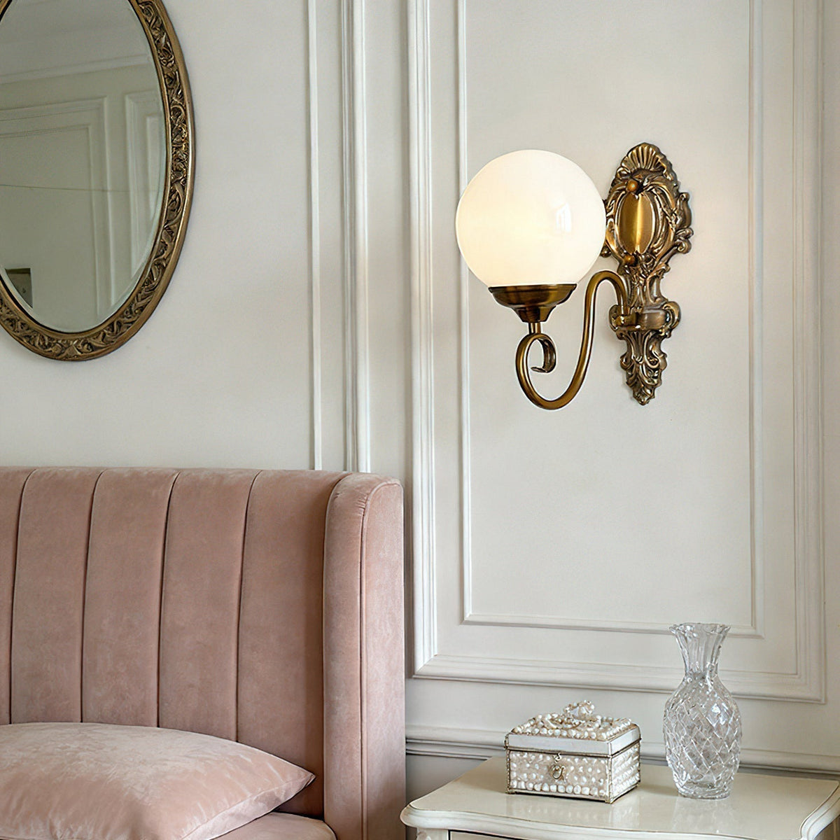 Lavinia wandlamp met en roze afwerking