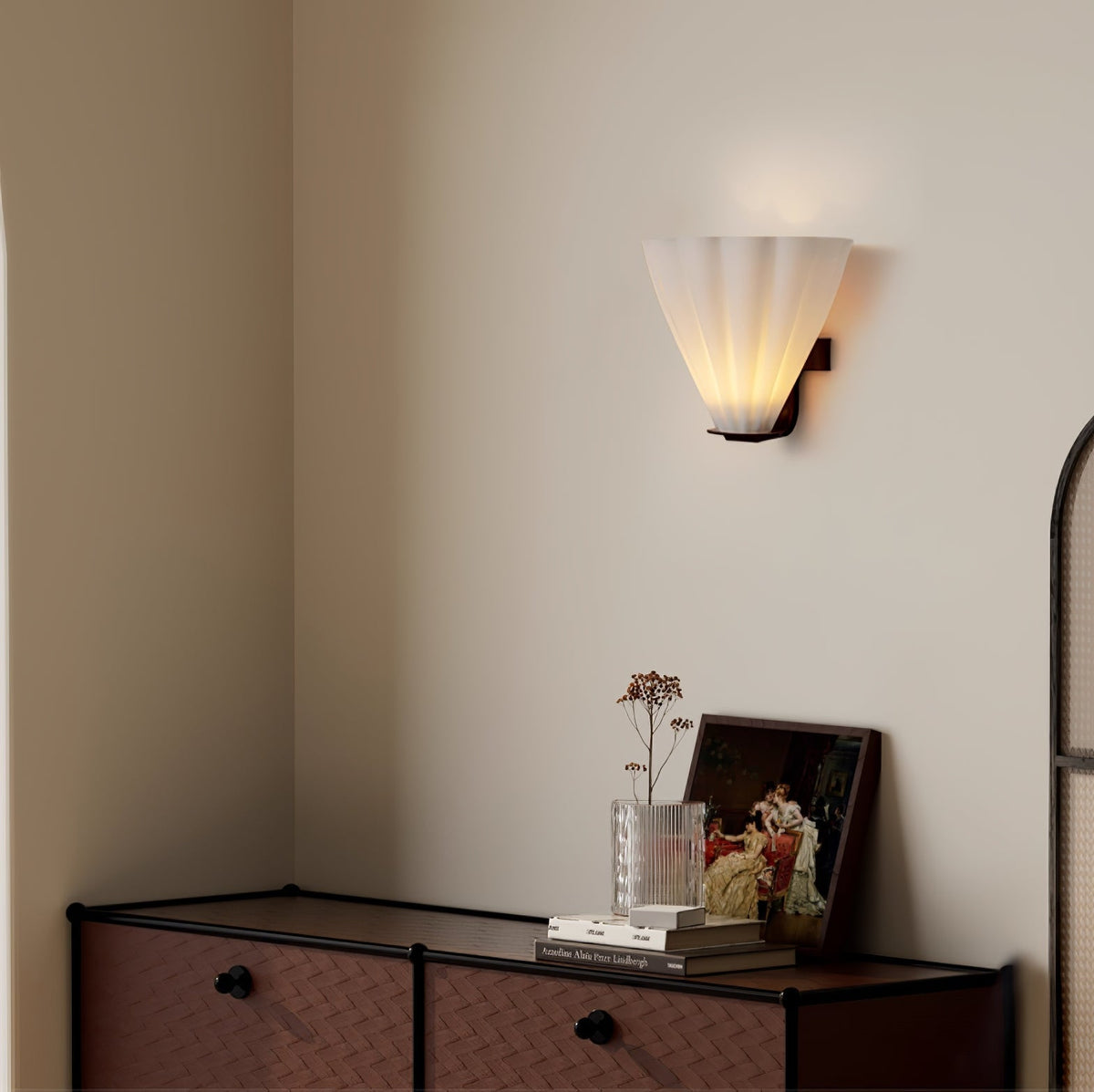 Ixelyn vormgegeven glazen wandlamp