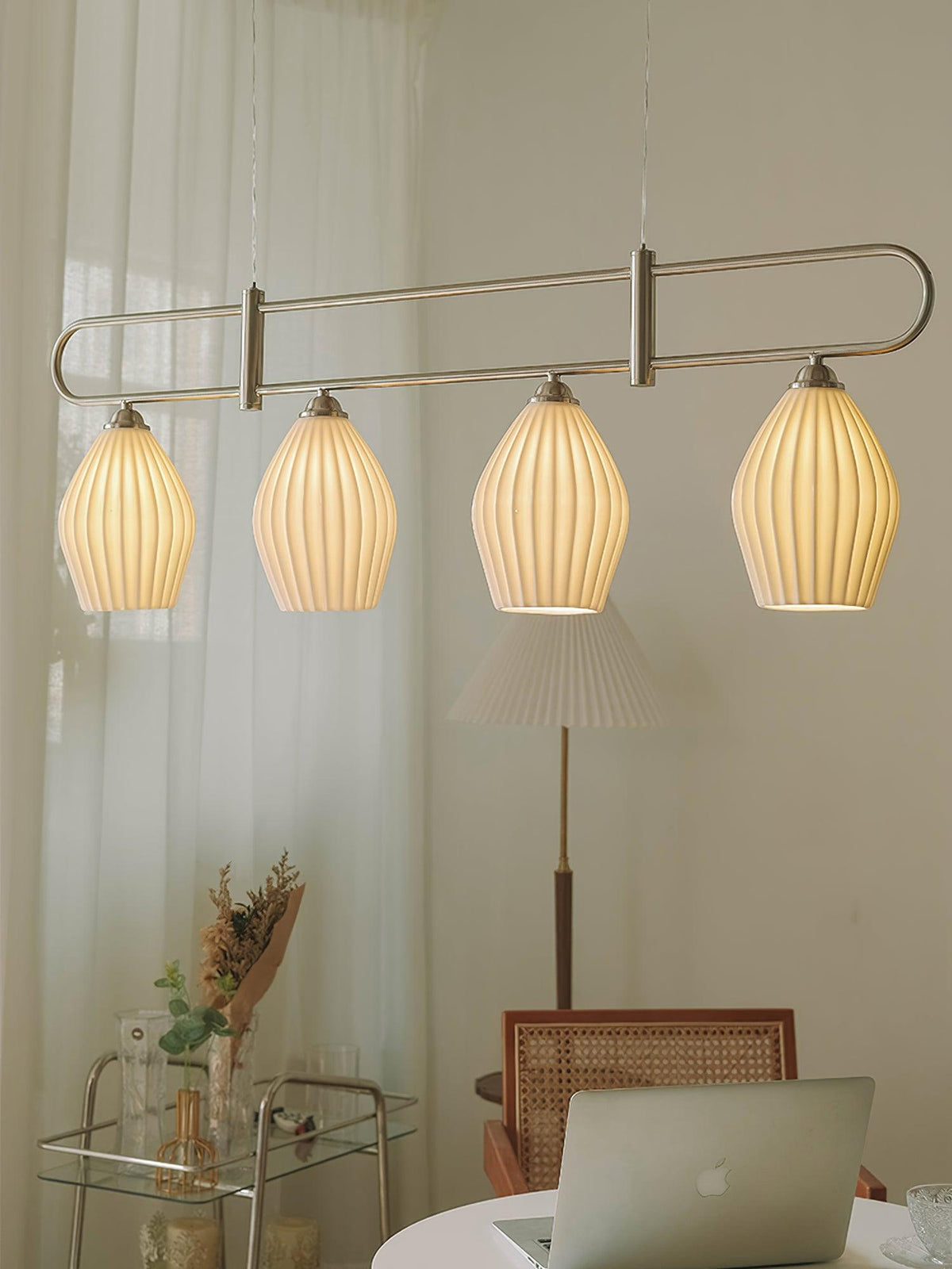Arlirir moderne hanglamp met minimalistisch kunstwerk in keramiek