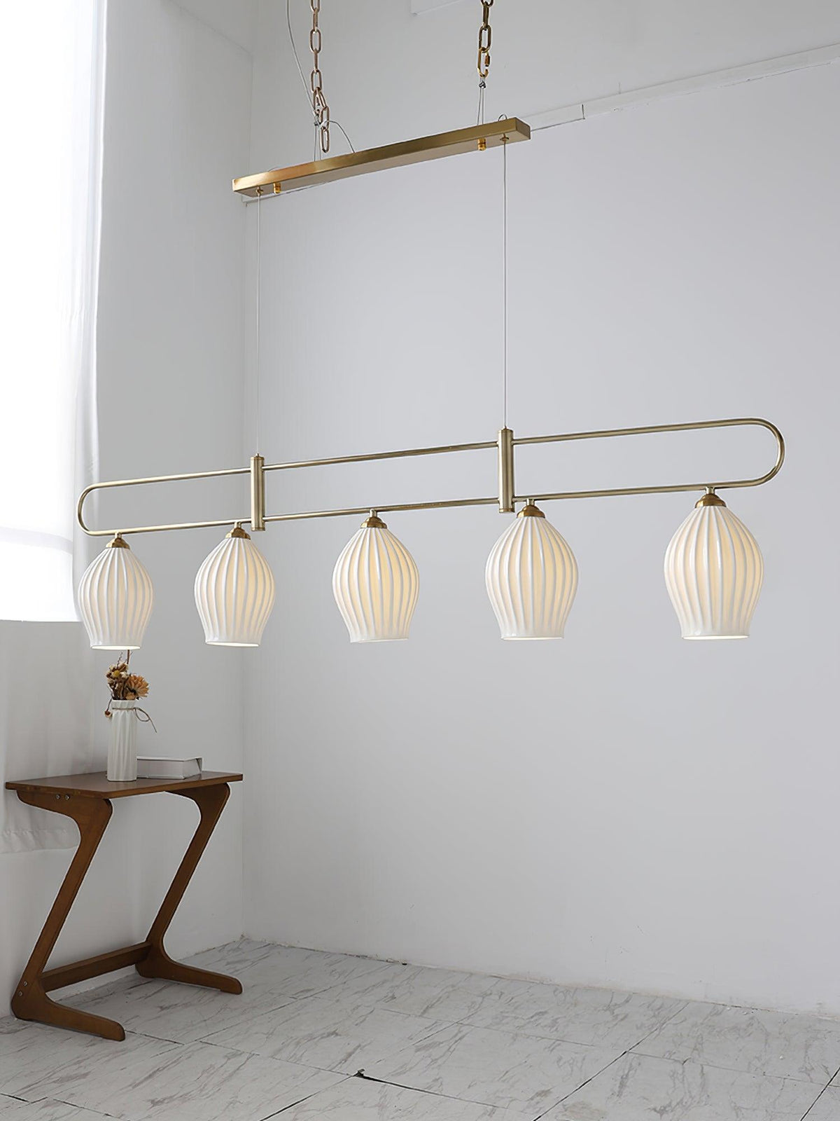 Arlirir moderne hanglamp met minimalistisch kunstwerk in keramiek