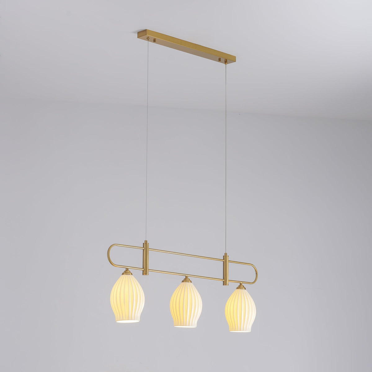 Arlirir moderne hanglamp met minimalistisch kunstwerk in keramiek