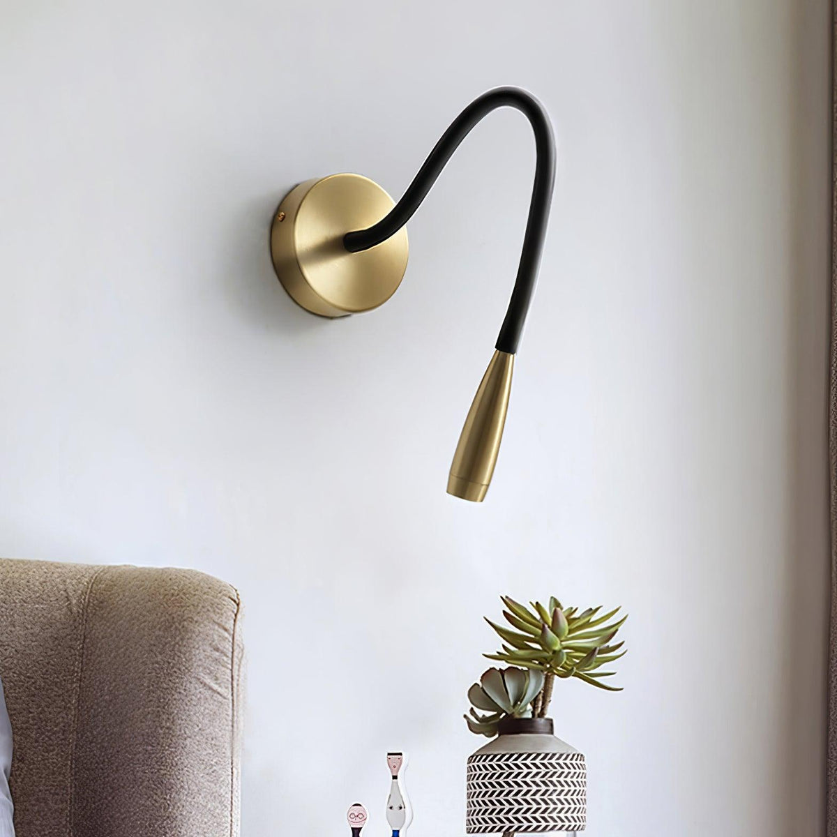 Rivanelle moderne minimalistische wandlamp met stekker