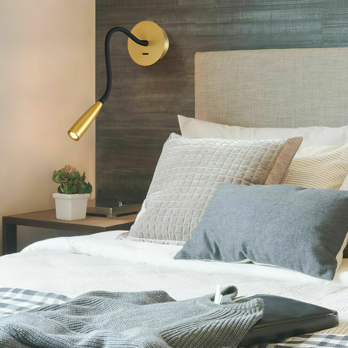 Rivanelle moderne minimalistische wandlamp met stekker