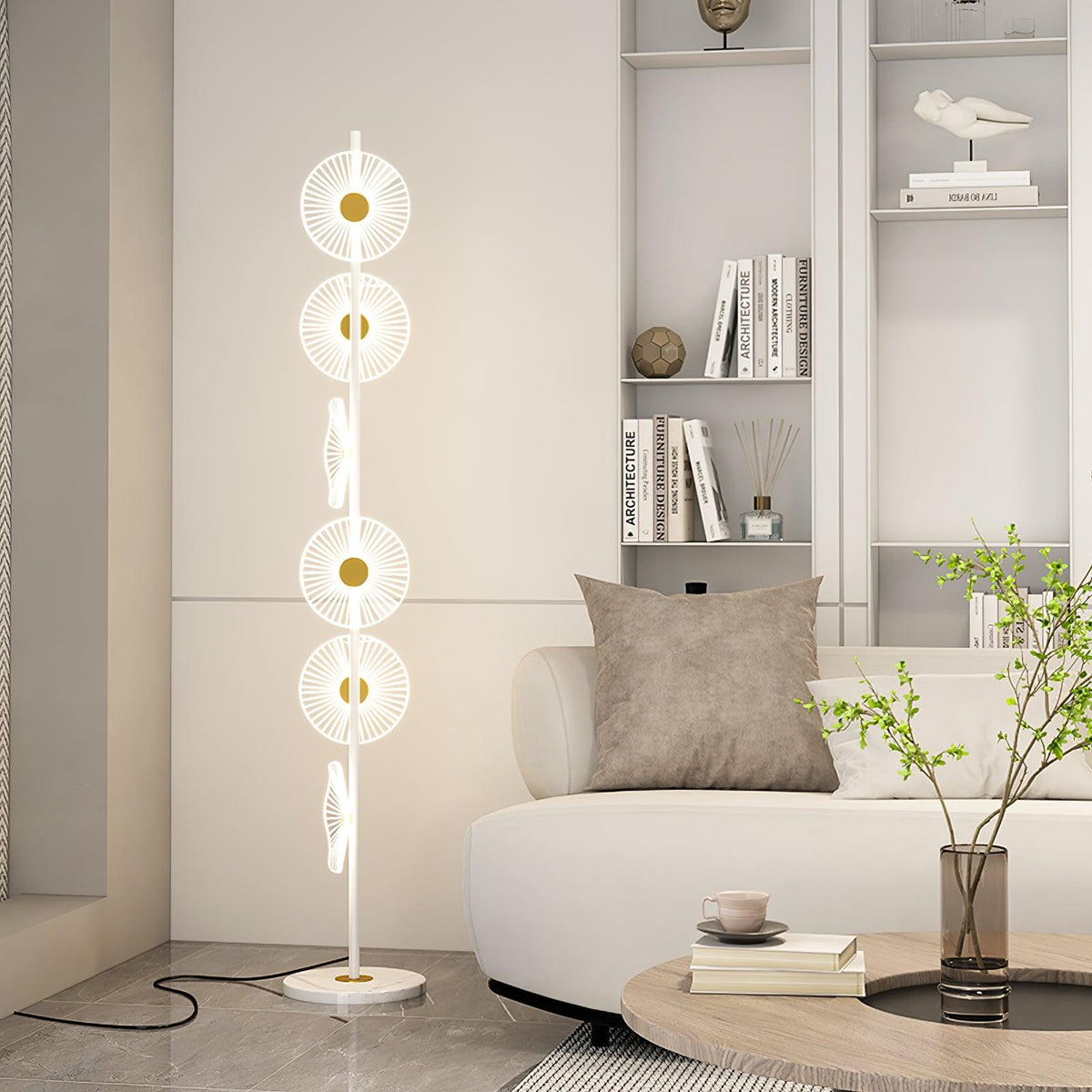 Petaira vloerlamp van marmer in goudkleurige afwerking