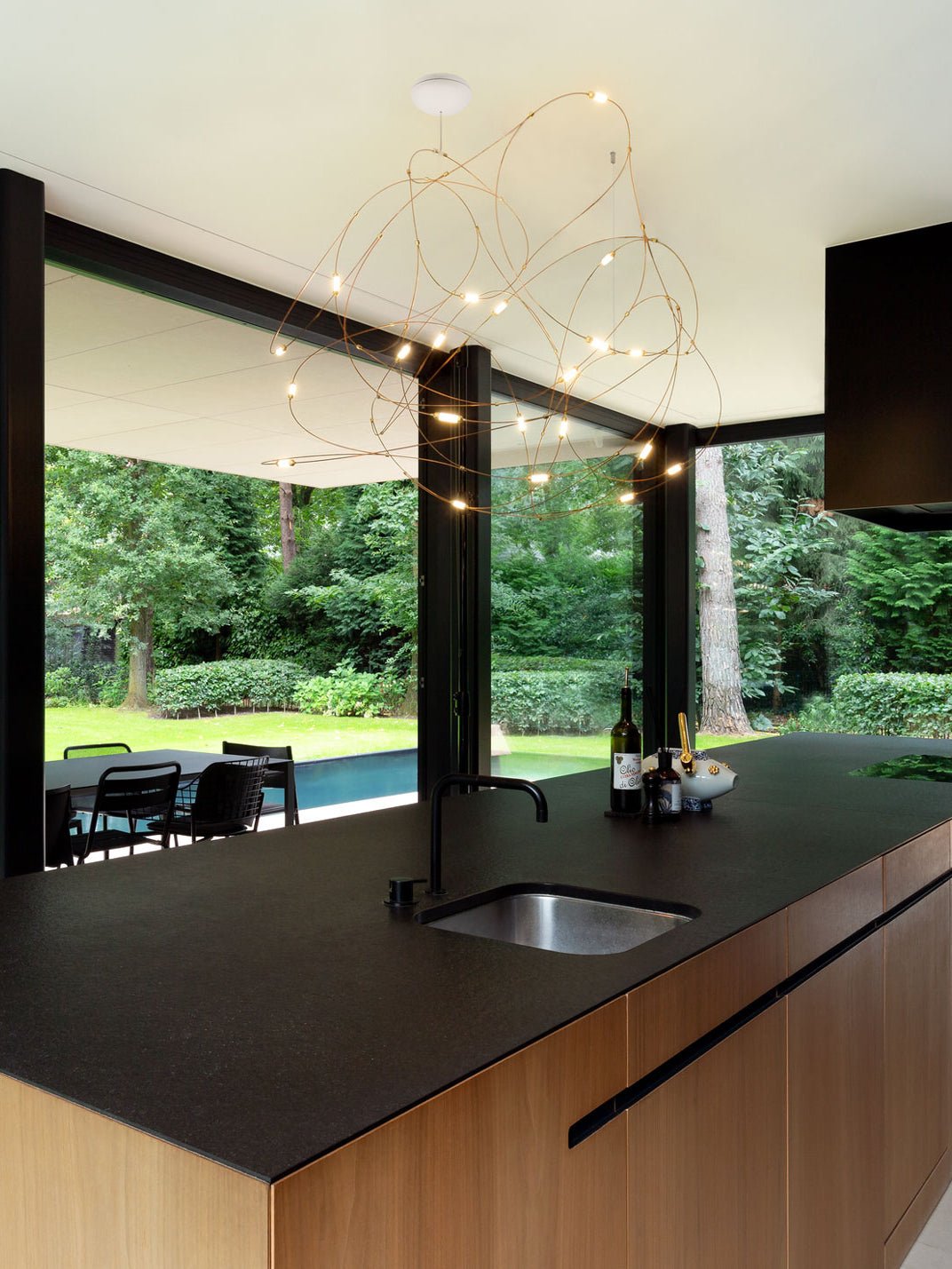 Celes hanglamp van staal met minimalistisch ontwerp