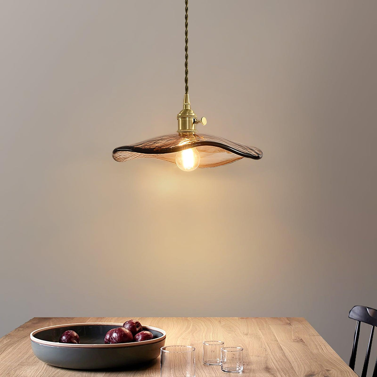 Celorise hanglamp van bruin glas met luxe ontwerp