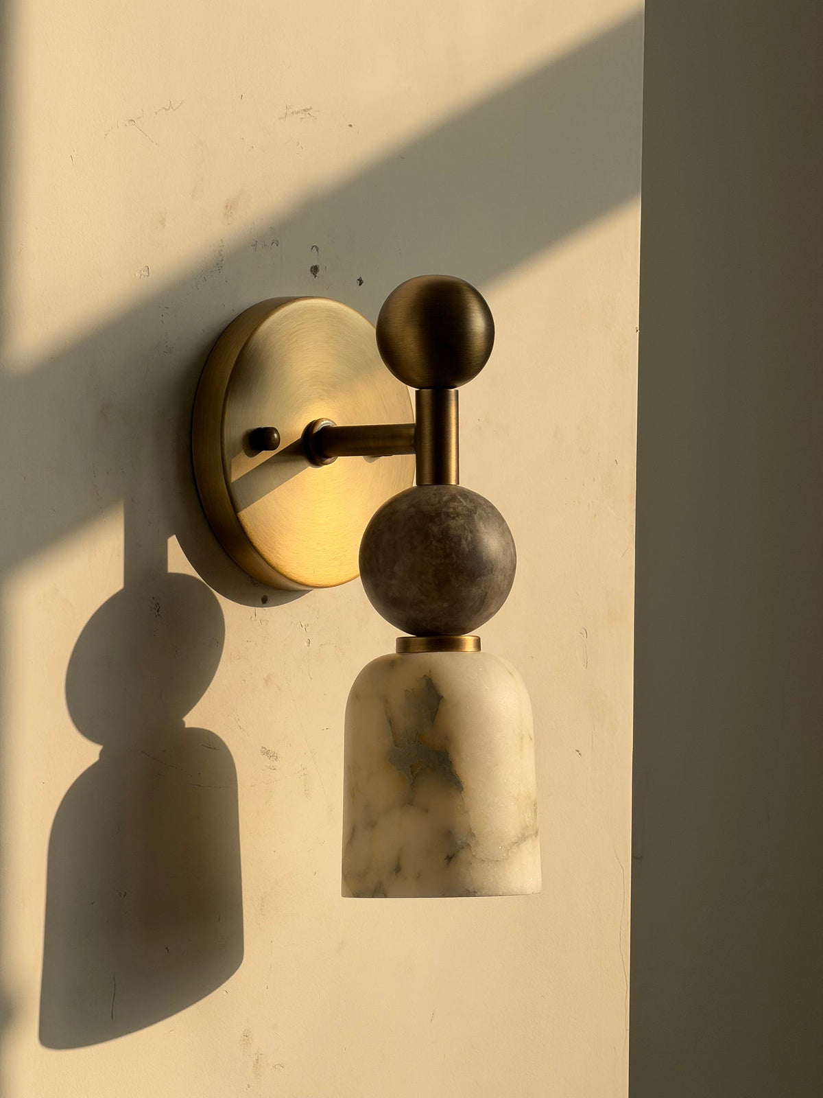 Serafin wandlamp van albast