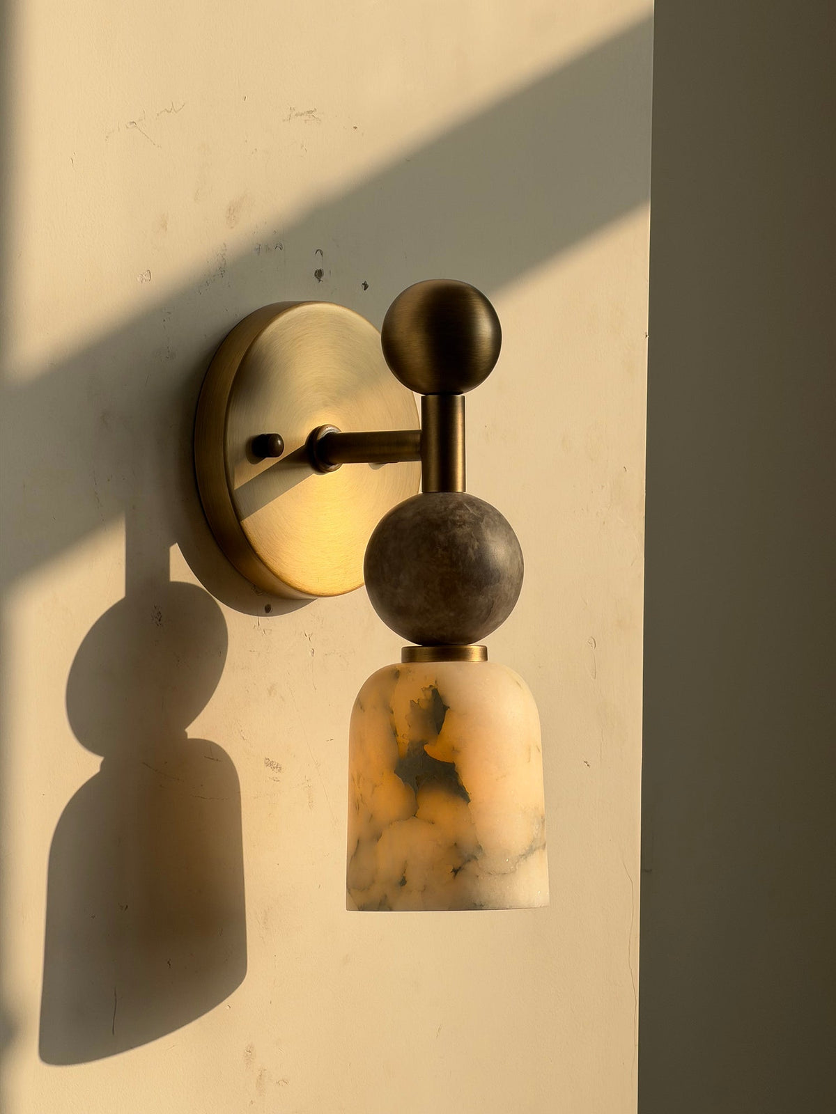 Serafin wandlamp van albast