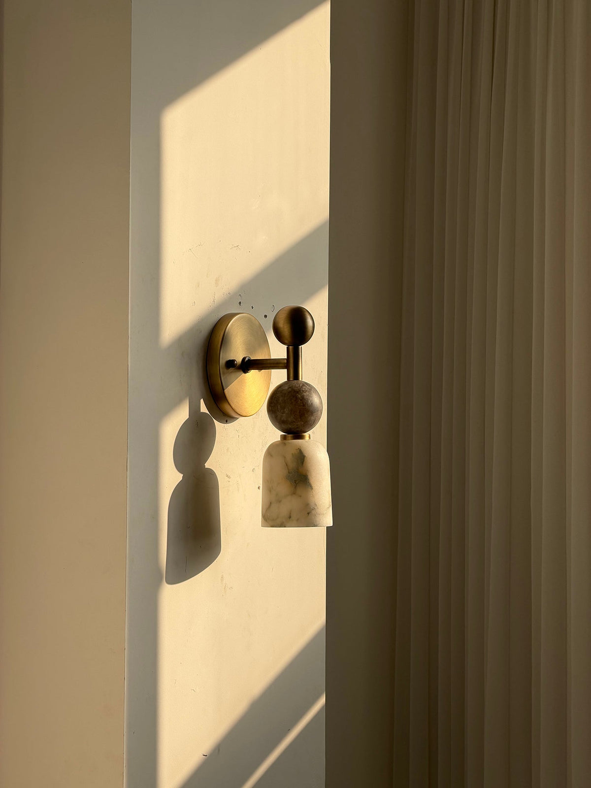 Serafin wandlamp van albast