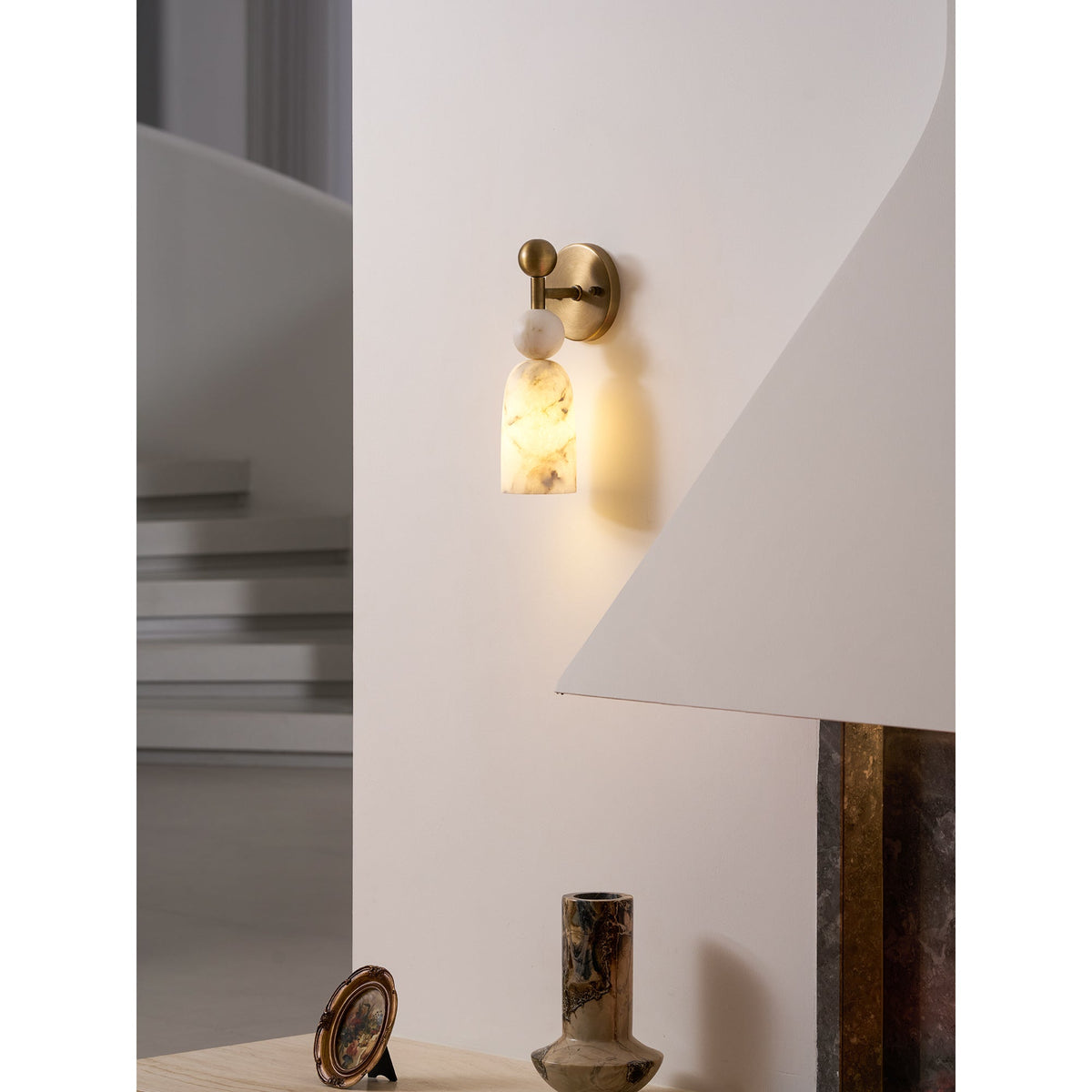 Serafin wandlamp van albast
