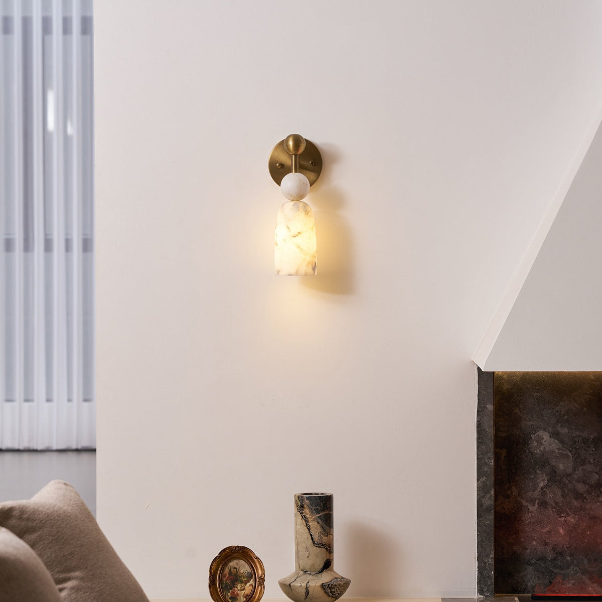 Serafin wandlamp van albast