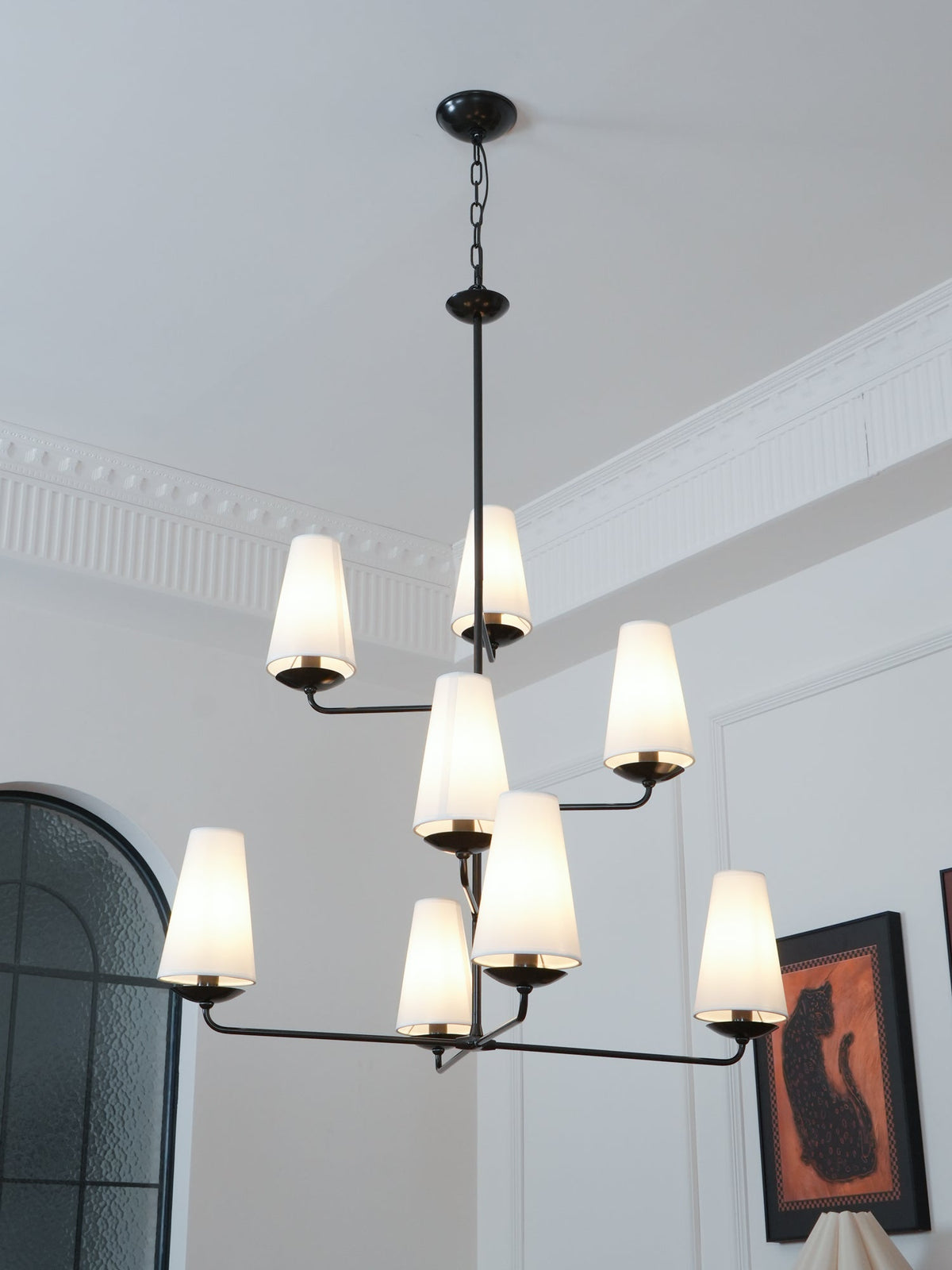 Caseneon kroonluchter met verticale koper en linnen