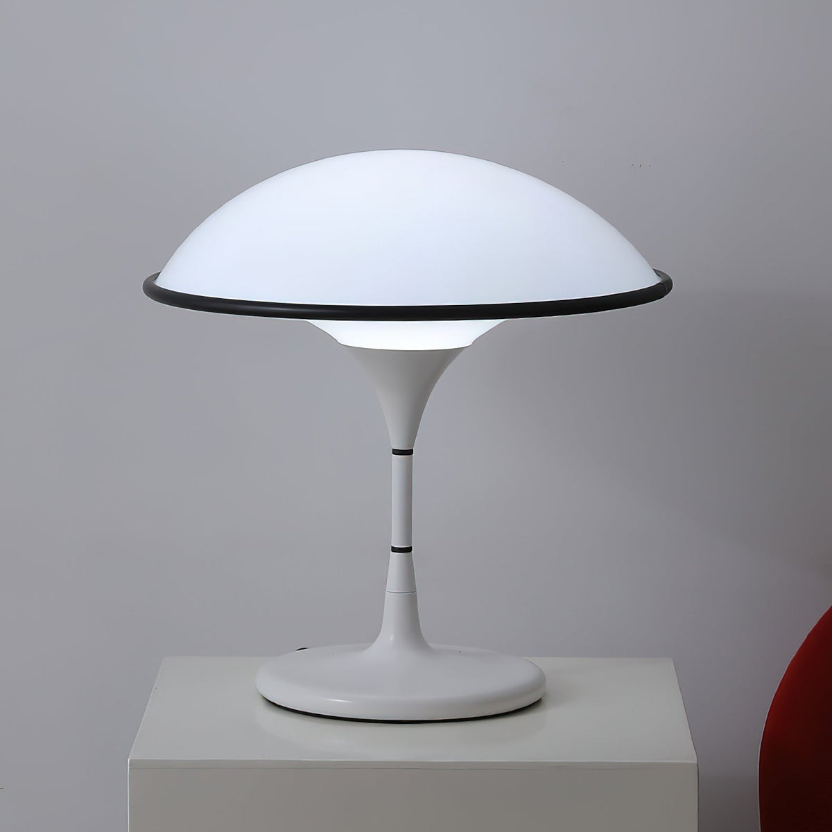 Revenor acryl futuristische tafellamp