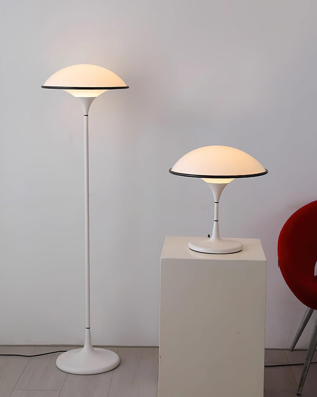Revenor acryl futuristische tafellamp