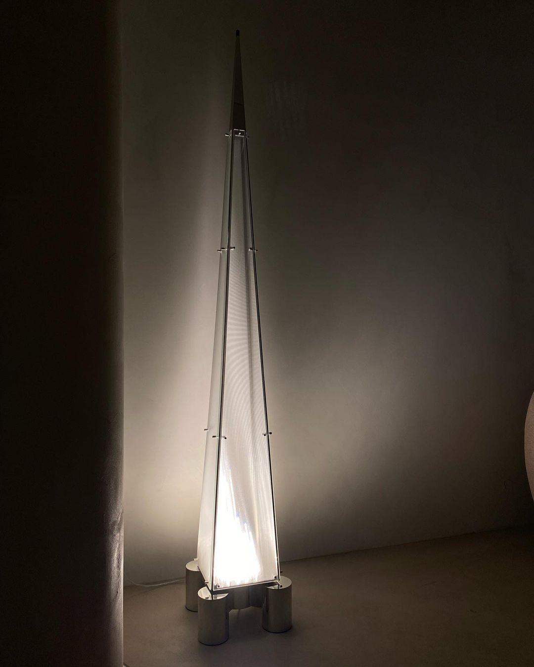 Velelira Moderne vloerlamp met glazen kap
