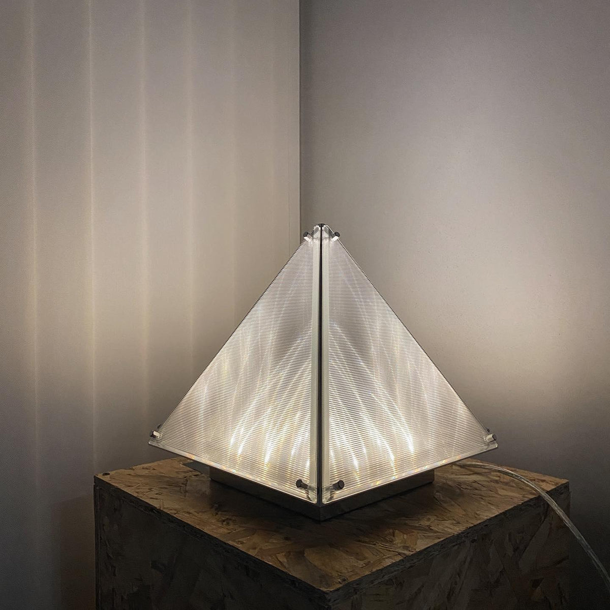Mymiryre Pyramid glas tafellamp