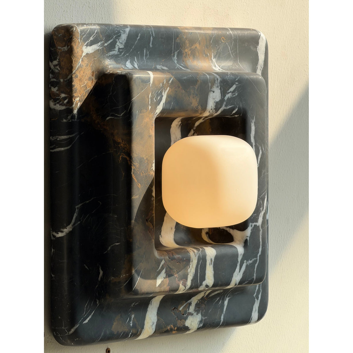 Franklin marmeren wandlamp