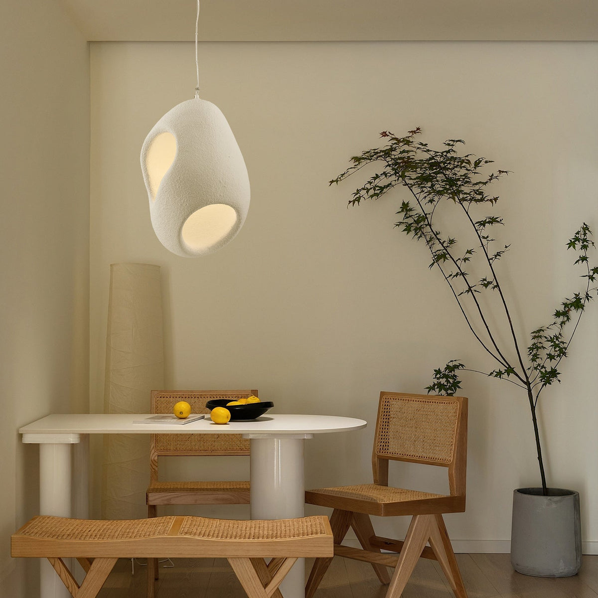 Zavelyra textuurde hanglamp van epoxy-hars composiet