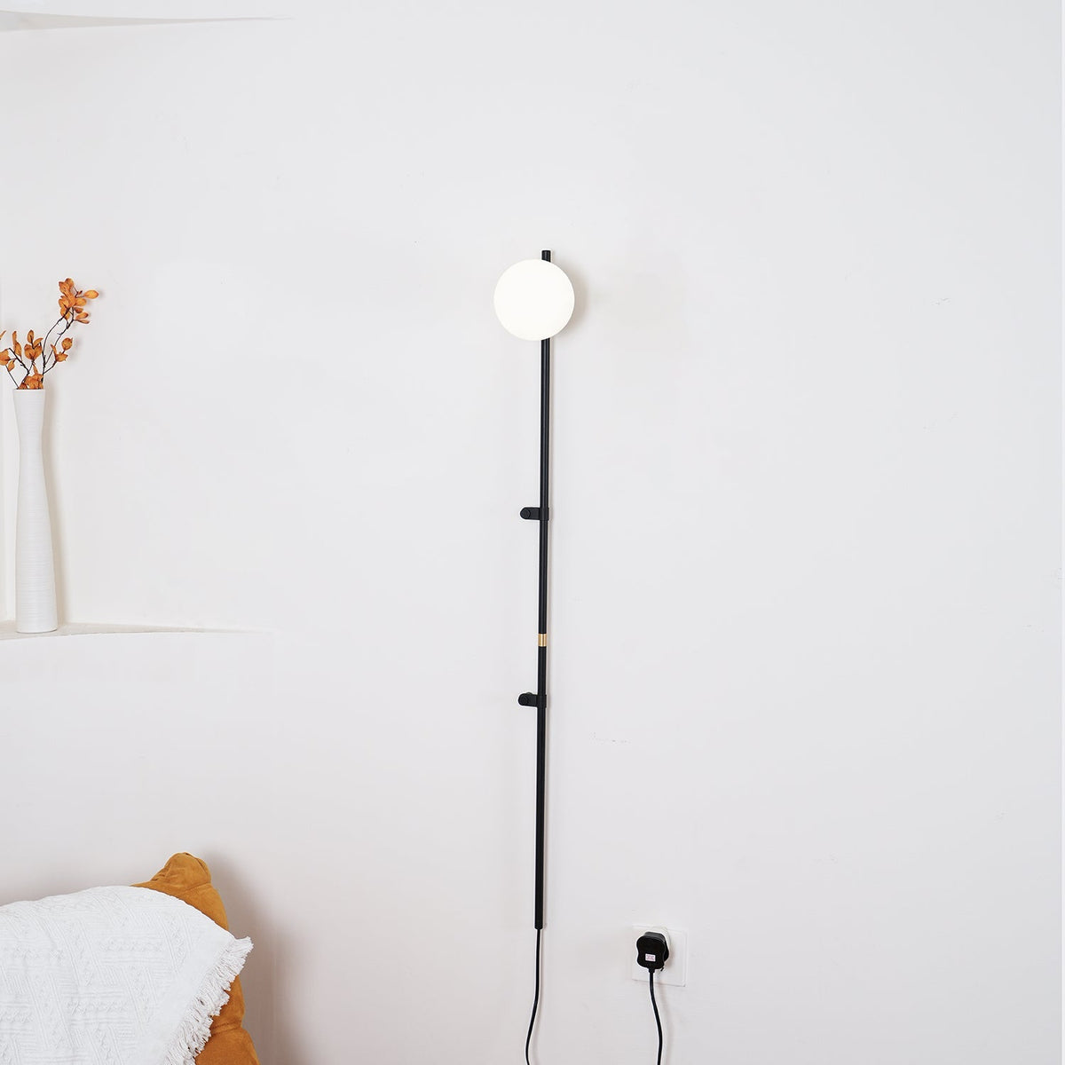 Curaeion Moderne minimalistische wandlamp met glas en stekker