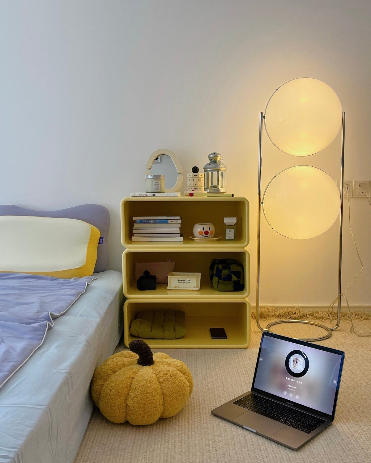 Sorarielle vloerlamp