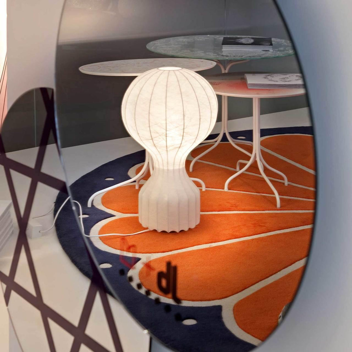 Lirove staal Sculptural tafellamp