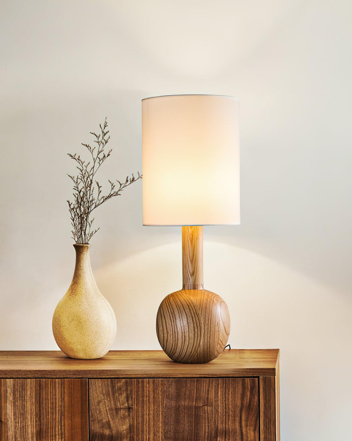Ravmis rustieke houten tafellamp