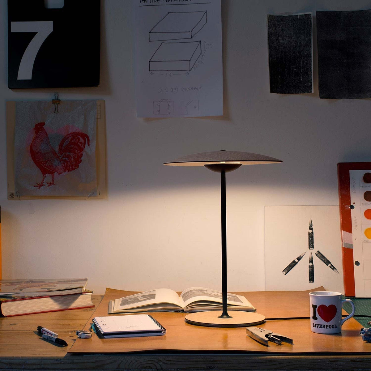 Elaarelia tafellamp slank minimalistisch