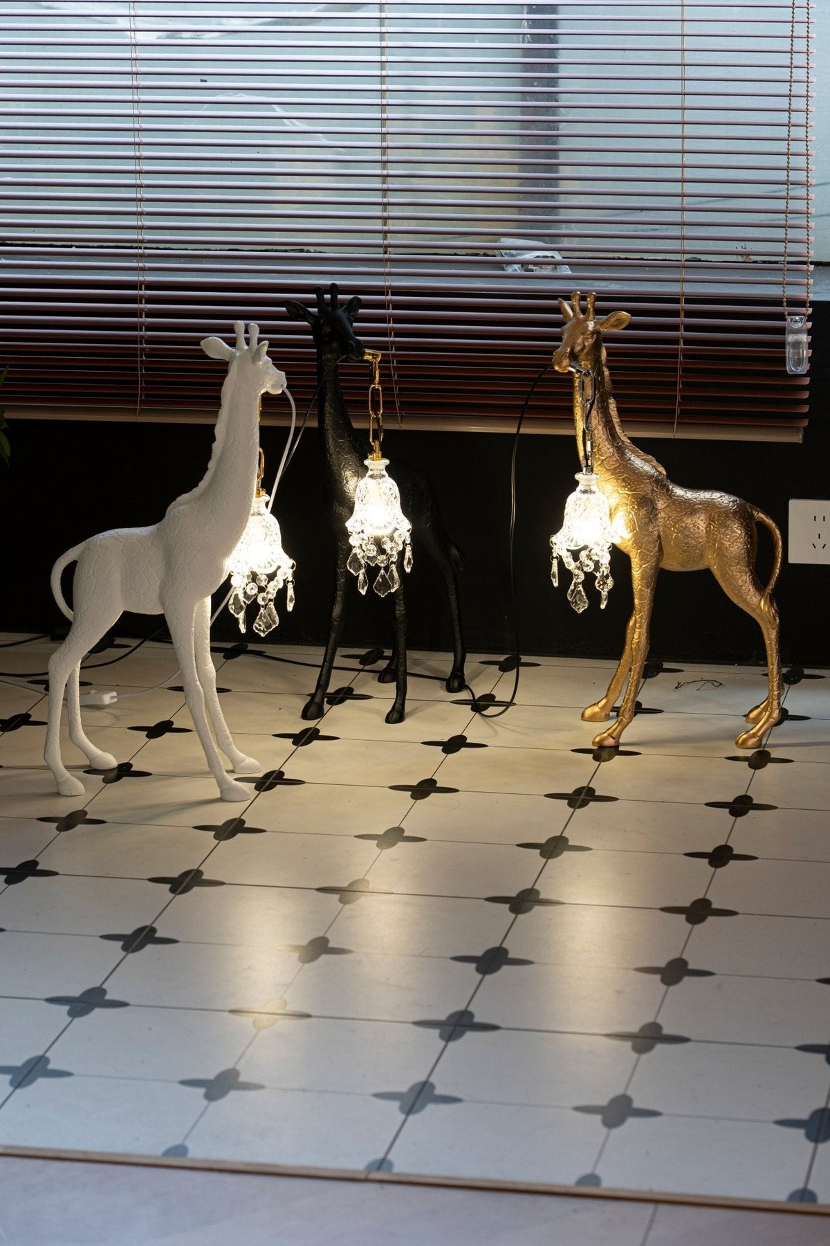 Fexl Luxe giraffesculptuur vloerlamp