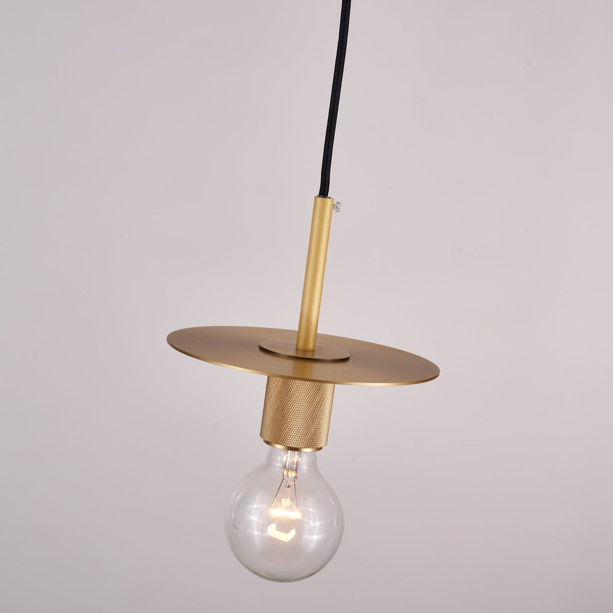 Allirus Moderne hanglamp van messing met minimalistisch Noords ontwerp