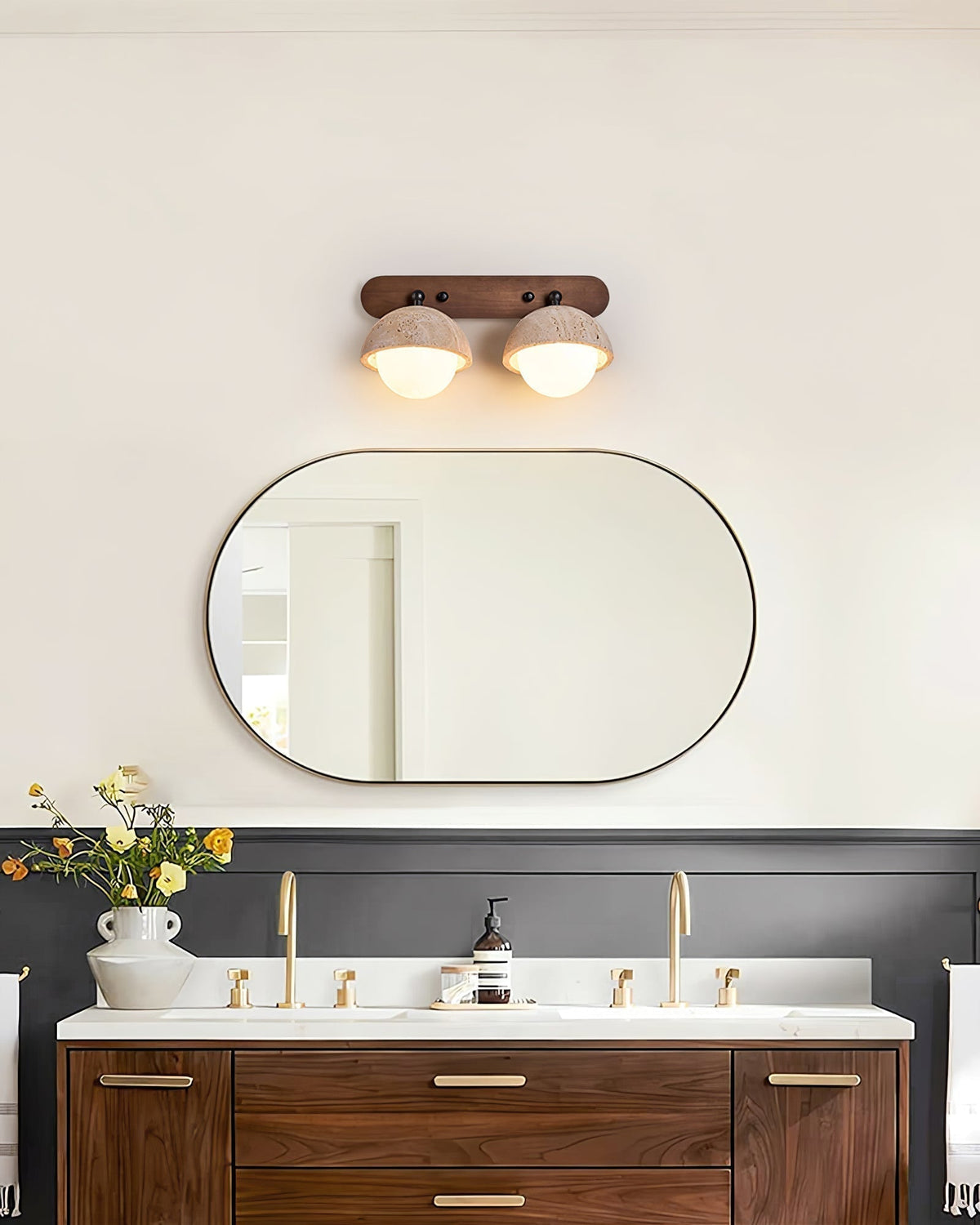 Cavix wandlamp met halve maan van geel travertin en walnoothout