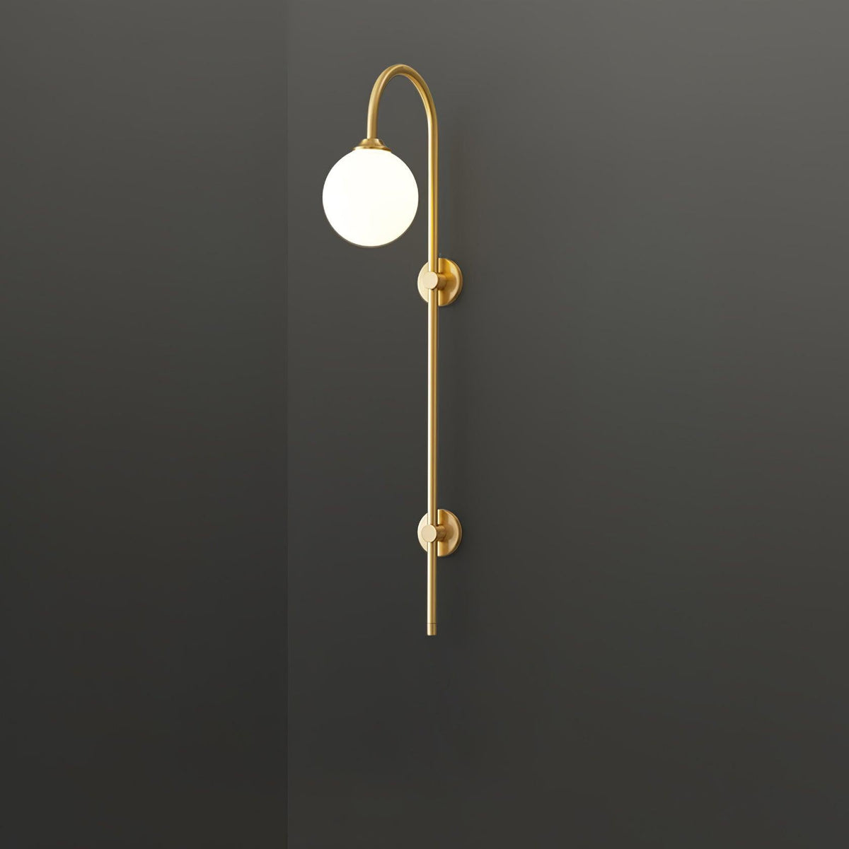 Nyvaris moderne minimalistische wandlamp met bolvormig glazen kap in messing