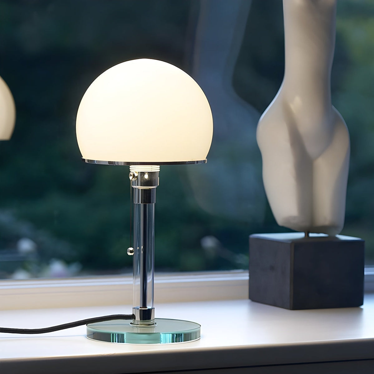 Fane tafellamp met artistiek glazen ontwerp